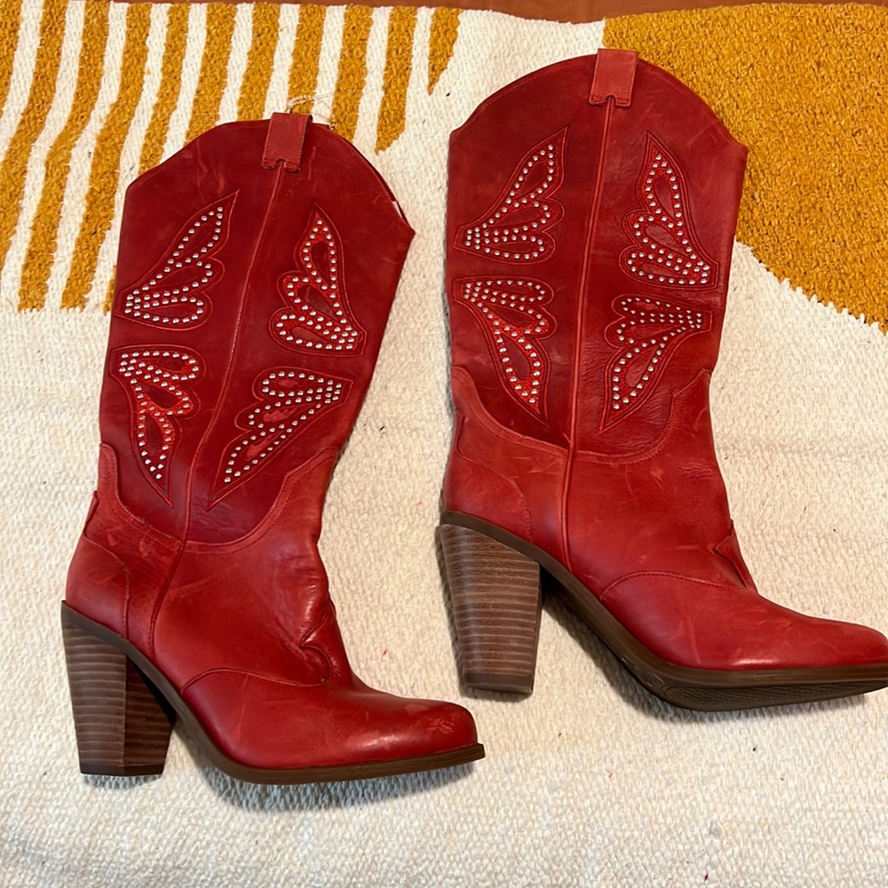 Red Cowgirl boots size 7